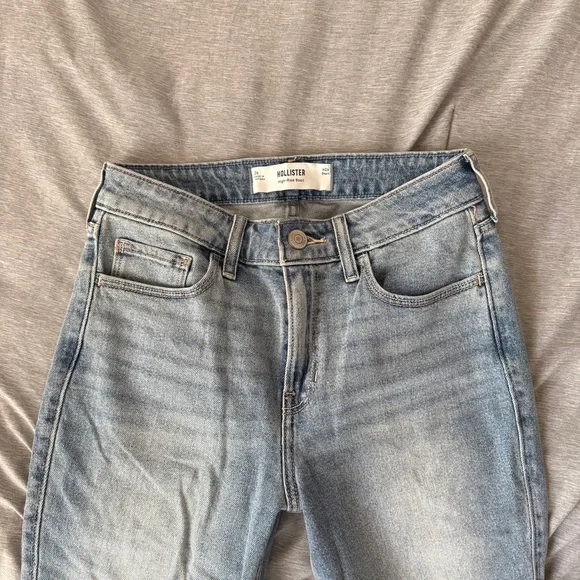 Hollister High Rise Bootcut Jeans - Picture 4 of 8